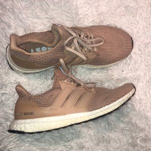 Pink ultra boosts never worn